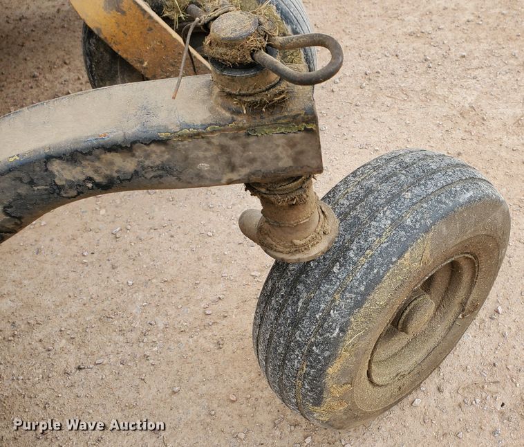 image for item GX9914 1993 Ex-Cel Hustler 4500 924738 ZTR lawn mower