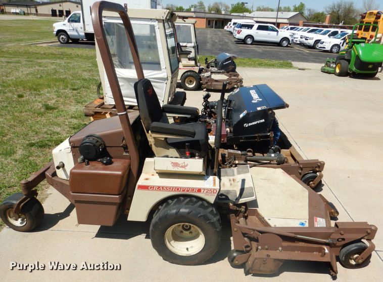 image for item GX9937 Grasshopper 725D ZTR lawn mower