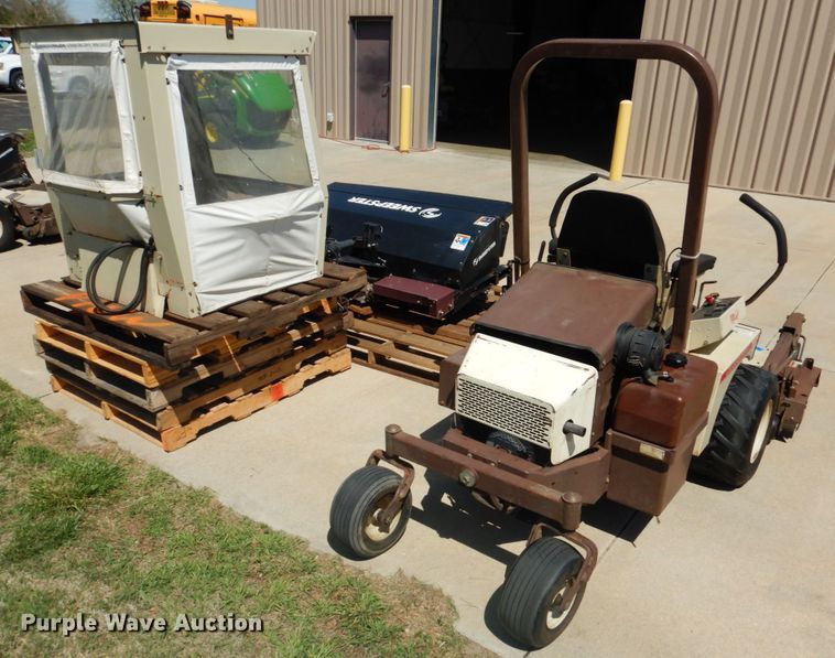 image for item GX9937 Grasshopper 725D ZTR lawn mower