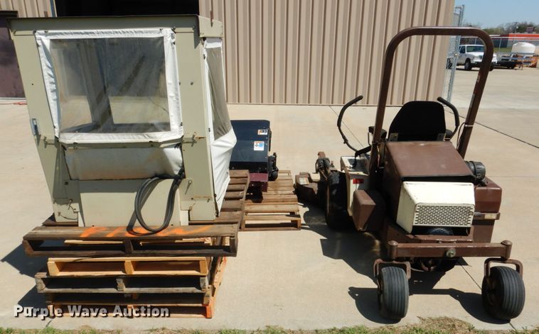 image for item GX9937 Grasshopper 725D ZTR lawn mower