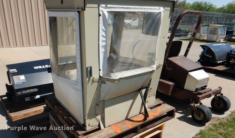 image for item GX9937 Grasshopper 725D ZTR lawn mower