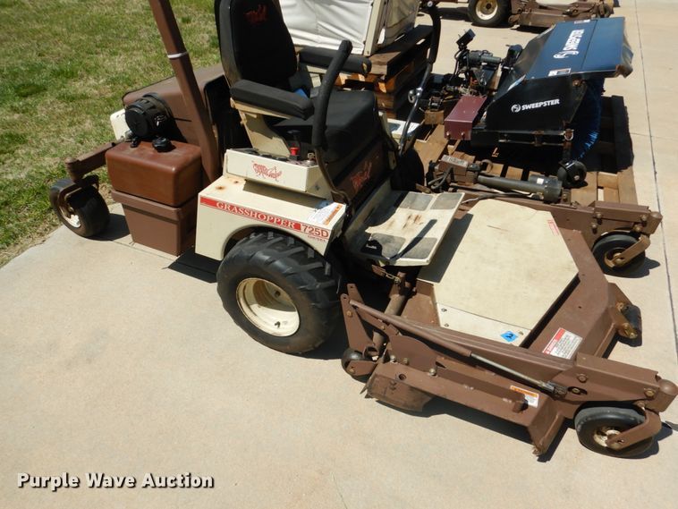 image for item GX9937 Grasshopper 725D ZTR lawn mower