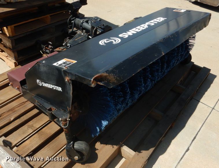 image for item GX9937 Grasshopper 725D ZTR lawn mower