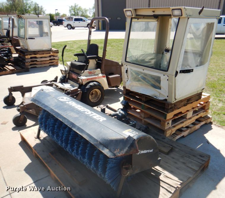 image for item GX9938 Grasshopper 721D ZTR lawn mower