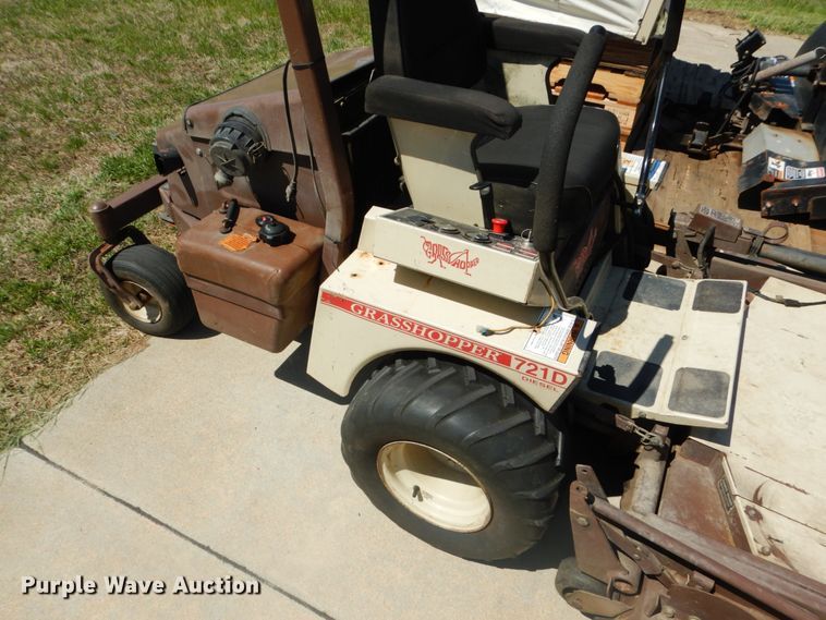 image for item GX9938 Grasshopper 721D ZTR lawn mower