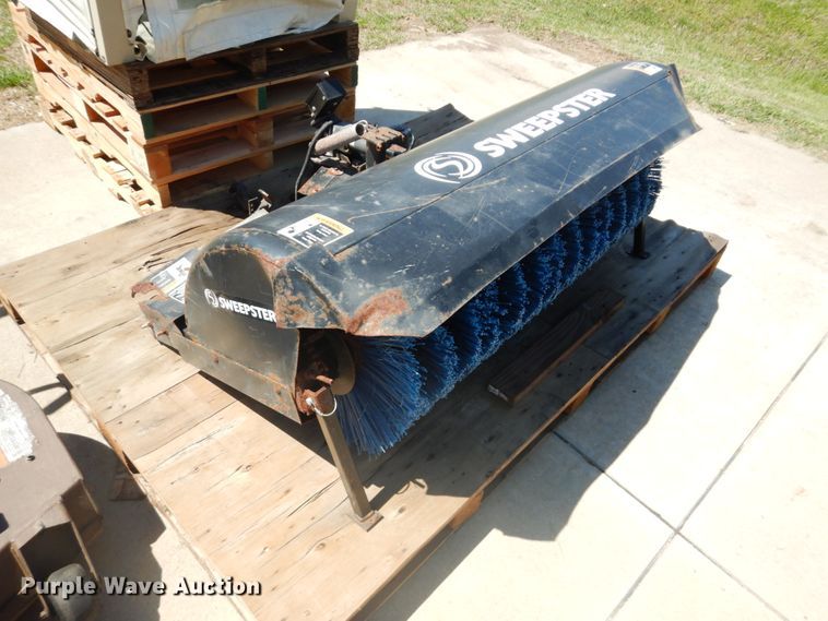 image for item GX9938 Grasshopper 721D ZTR lawn mower