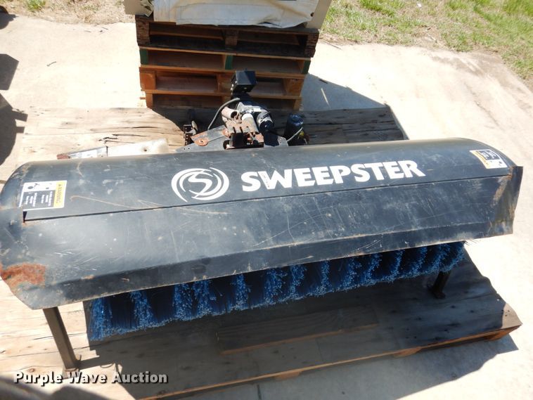 image for item GX9938 Grasshopper 721D ZTR lawn mower