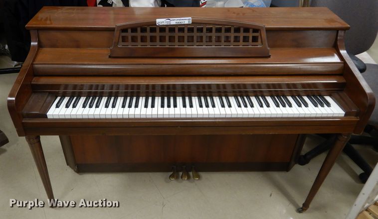 image for item HA9017 Hardwood piano