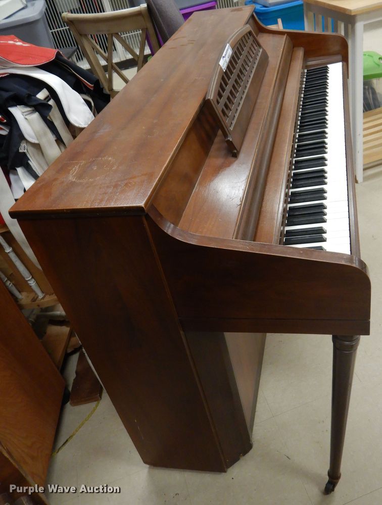 image for item HA9017 Hardwood piano