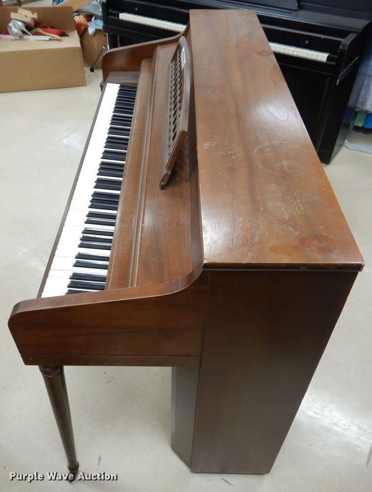 image for item HA9017 Hardwood piano