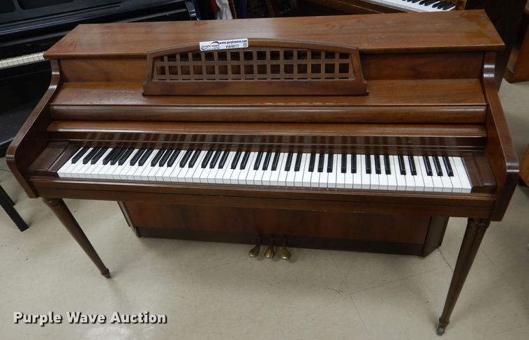 image for item HA9017 Hardwood piano