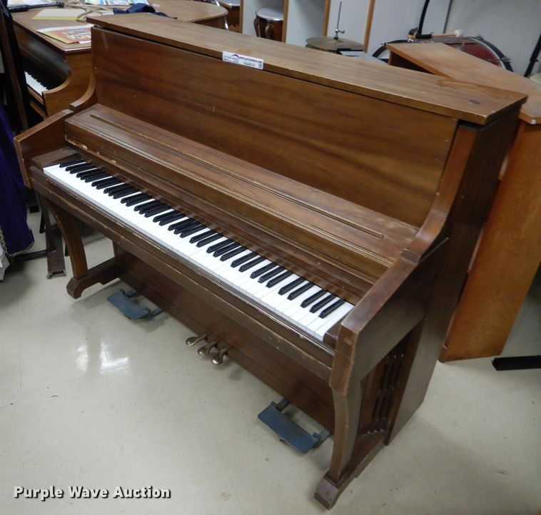image for item HA9018 W.W. Kimball Co. hardwood piano
