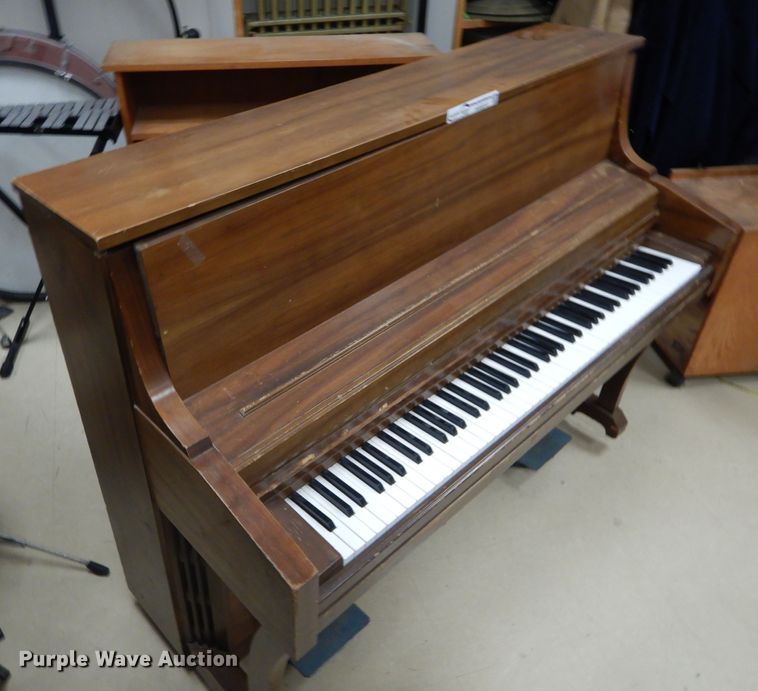 image for item HA9018 W.W. Kimball Co. hardwood piano