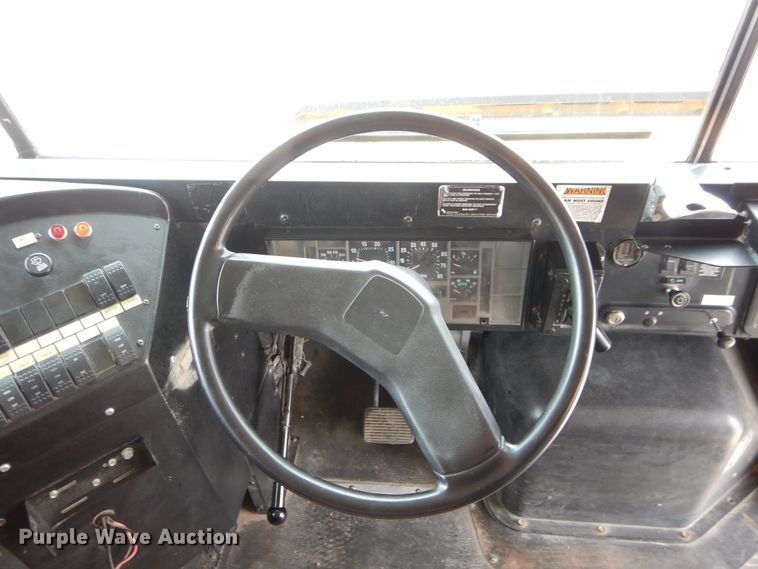 image for item HA9025 1997 International 3800 schoool bus