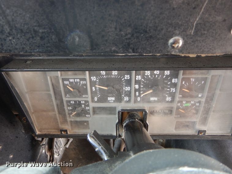 image for item HA9025 1997 International 3800 schoool bus