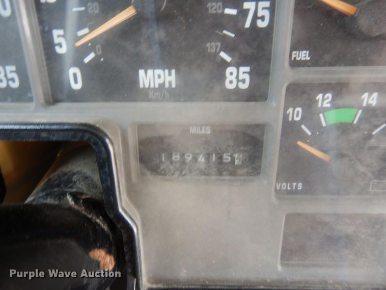 image for item HA9025 1997 International 3800 schoool bus