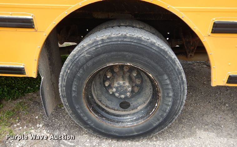 image for item HA9025 1997 International 3800 schoool bus