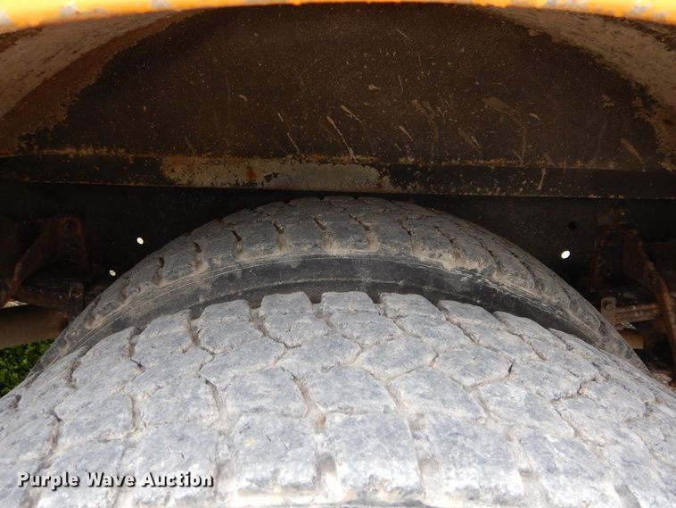 image for item HA9025 1997 International 3800 schoool bus