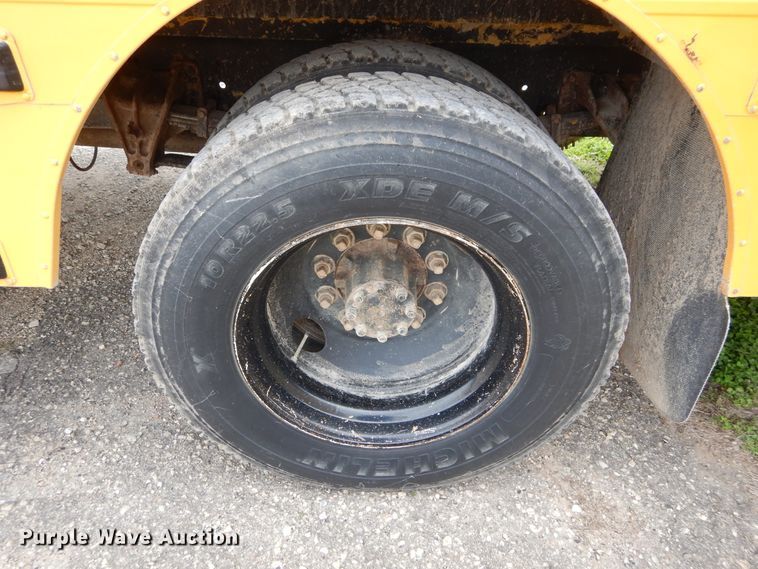 image for item HA9025 1997 International 3800 schoool bus