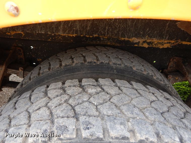 image for item HA9025 1997 International 3800 schoool bus