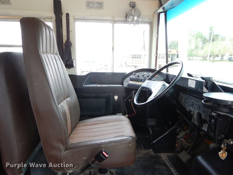 image for item HA9026 1999 International 3800 school bus