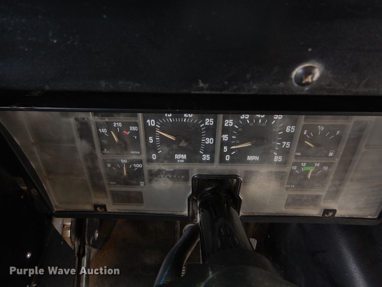 image for item HA9026 1999 International 3800 school bus