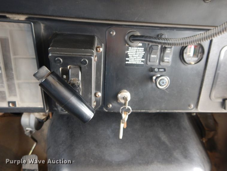 image for item HA9026 1999 International 3800 school bus