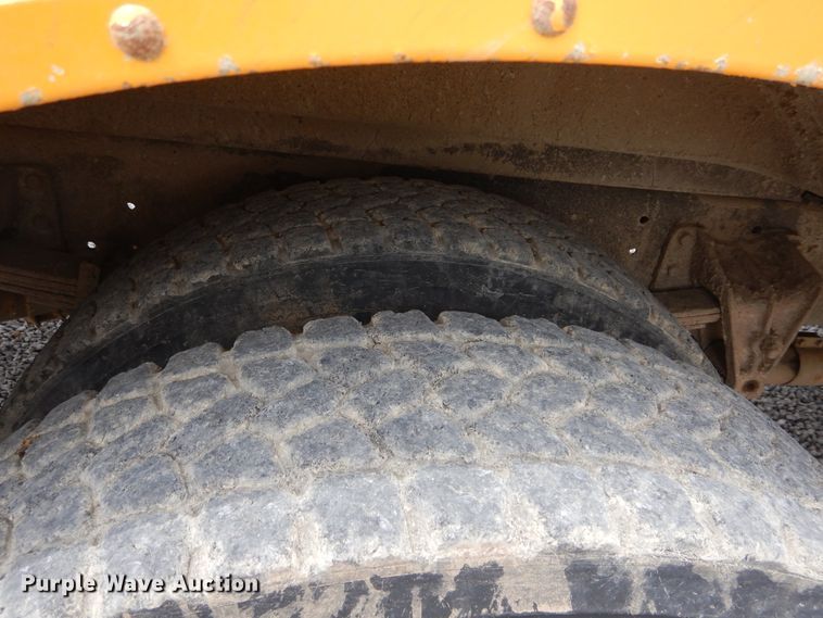 image for item HA9026 1999 International 3800 school bus