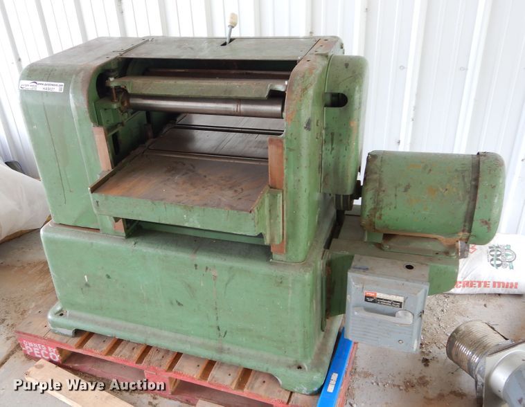 image for item HA9027 1976 Powermatic 180 planer
