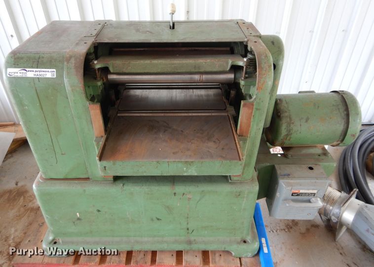 image for item HA9027 1976 Powermatic 180 planer