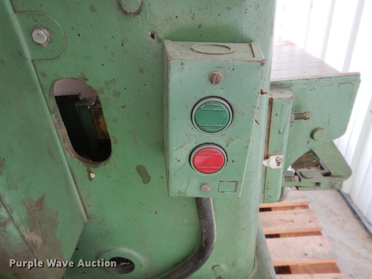 image for item HA9027 1976 Powermatic 180 planer