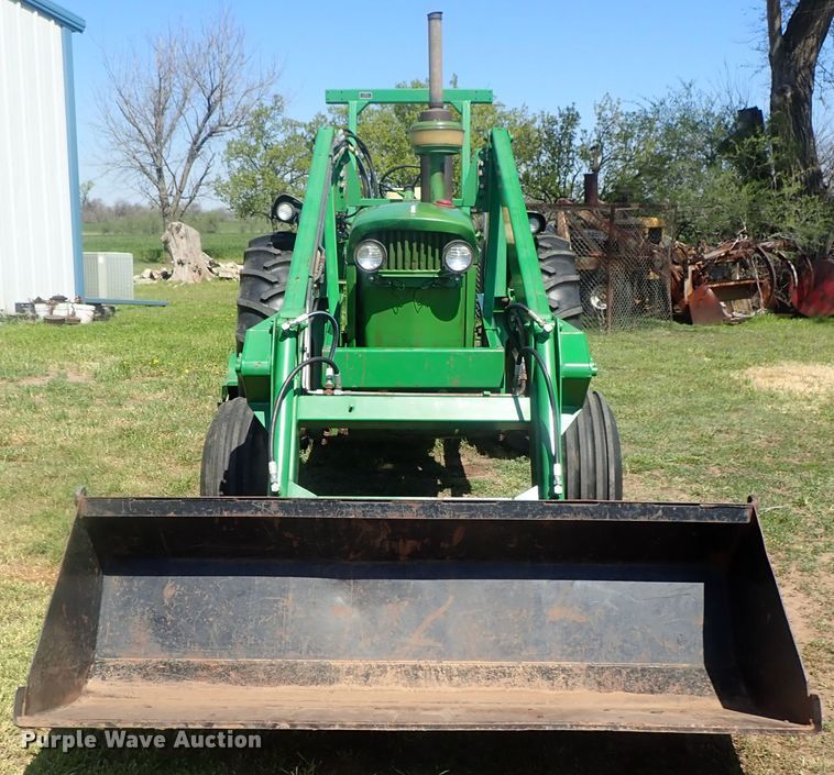 image for item DC3252 John Deere 4020 tractor