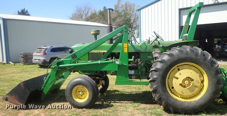 image for item DC3252 John Deere 4020 tractor