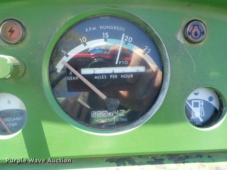 image for item DC3252 John Deere 4020 tractor