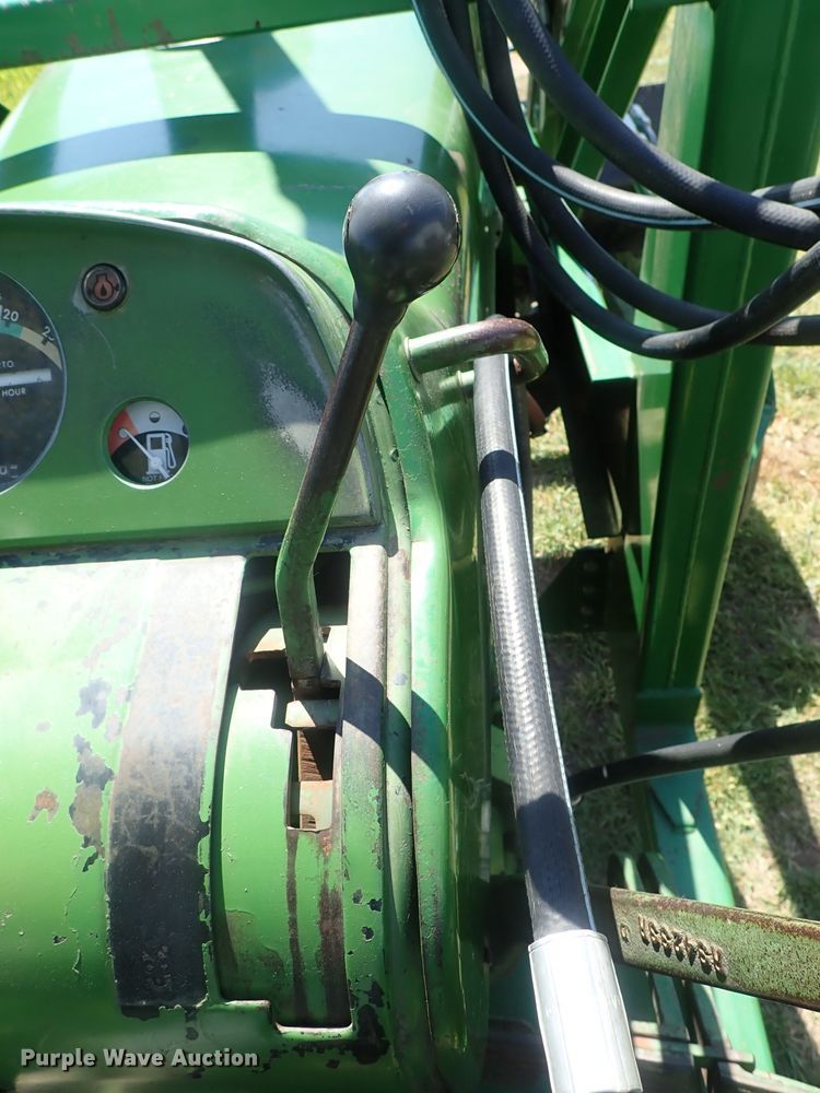 image for item DC3252 John Deere 4020 tractor