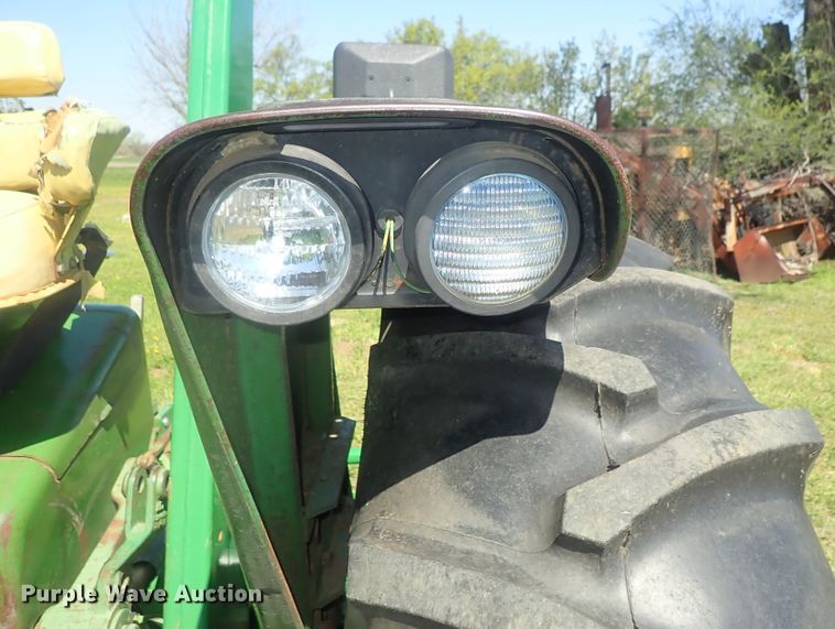 image for item DC3252 John Deere 4020 tractor