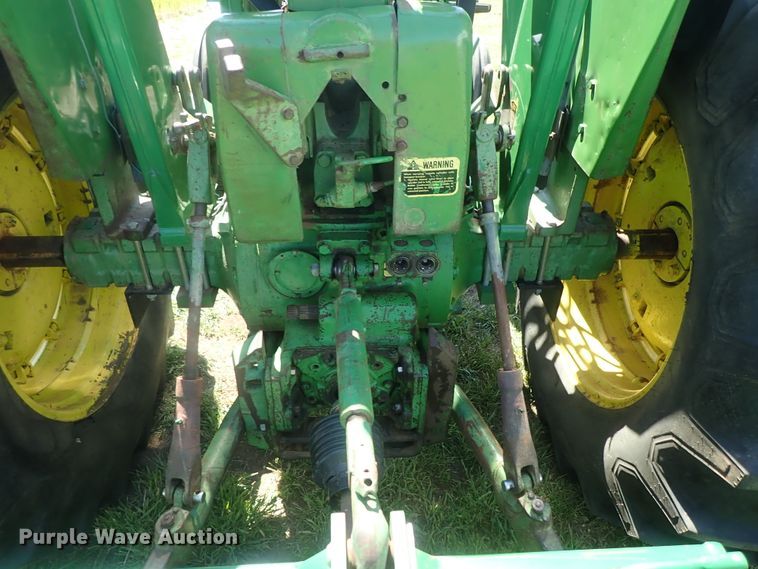 image for item DC3252 John Deere 4020 tractor