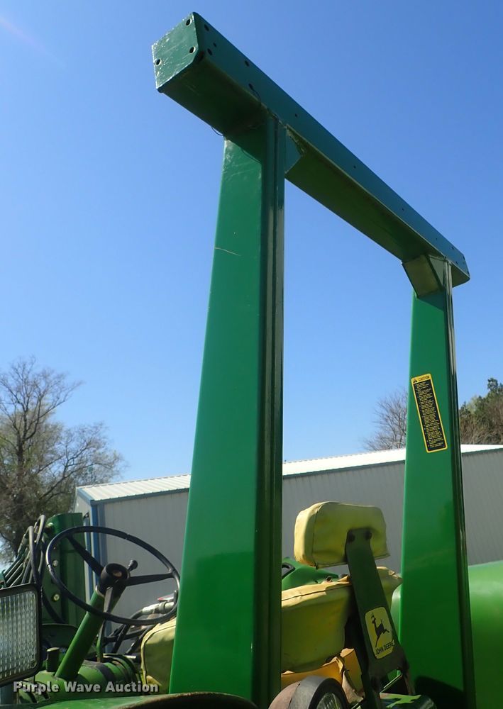 image for item DC3252 John Deere 4020 tractor