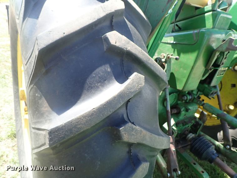 image for item DC3252 John Deere 4020 tractor
