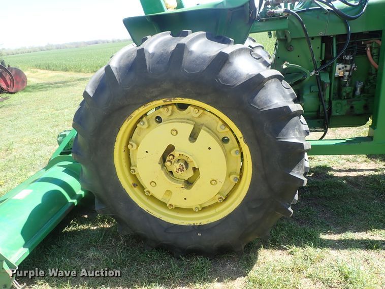 image for item DC3252 John Deere 4020 tractor
