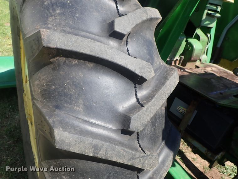 image for item DC3252 John Deere 4020 tractor