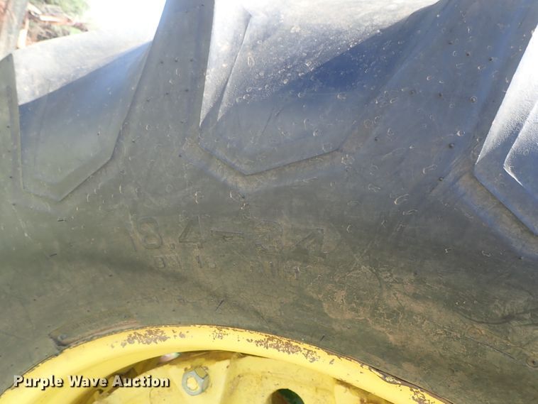 image for item DC3252 John Deere 4020 tractor