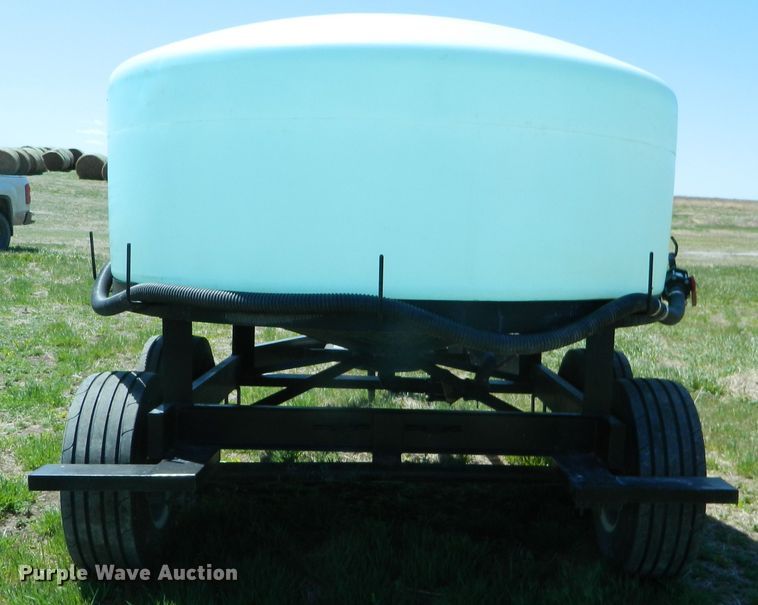 image for item DE4446 JD Skiles tank trailer