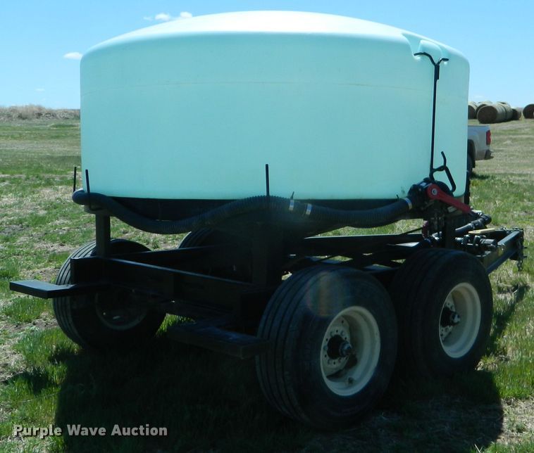 image for item DE4446 JD Skiles tank trailer