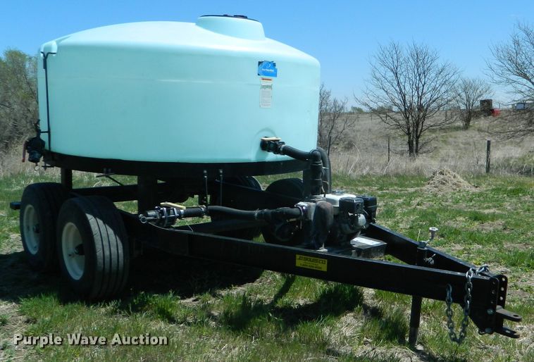 image for item DE4446 JD Skiles tank trailer