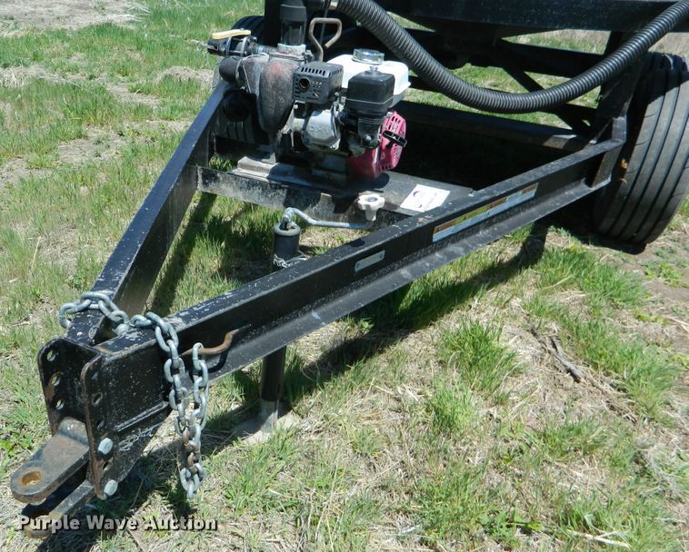 image for item DE4446 JD Skiles tank trailer