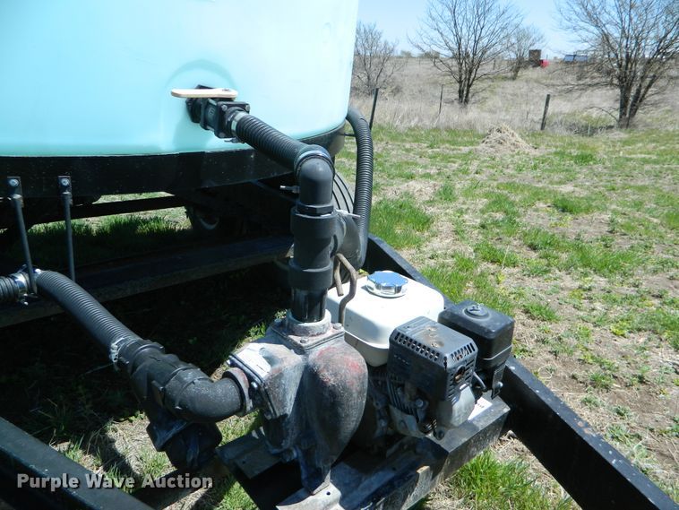 image for item DE4446 JD Skiles tank trailer