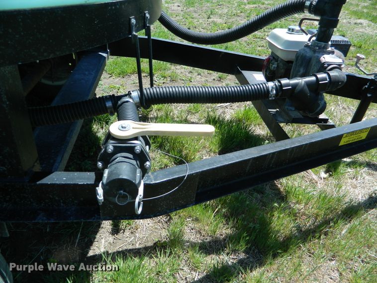 image for item DE4446 JD Skiles tank trailer