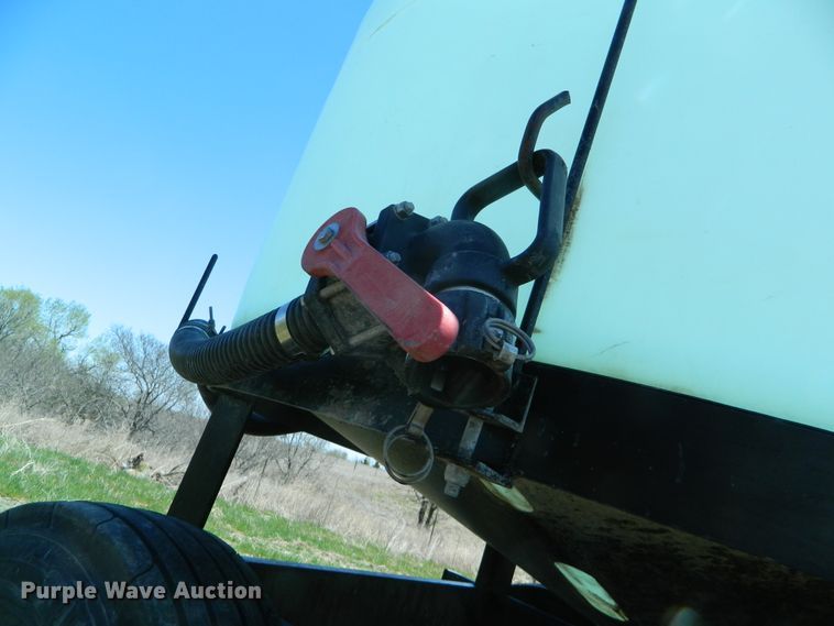 image for item DE4446 JD Skiles tank trailer