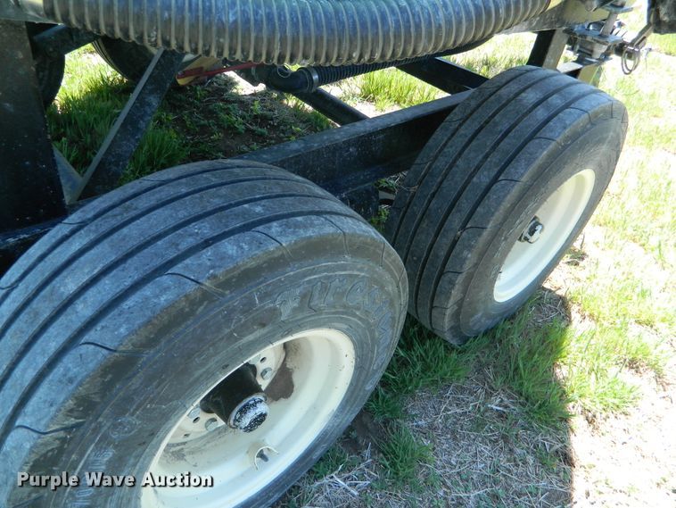 image for item DE4446 JD Skiles tank trailer